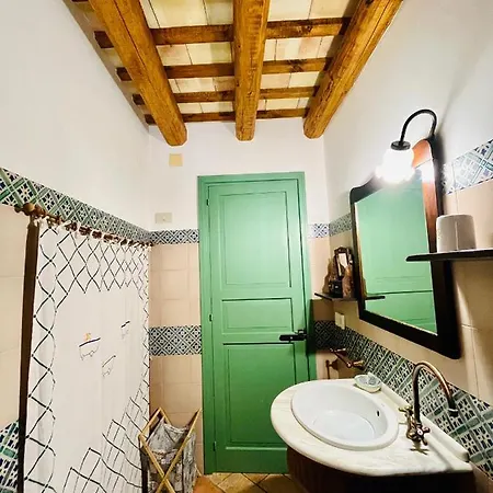 Cortile Padre Vincenzo אריצ'ה